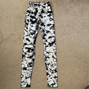 Lululemon tie dye wunder under leggings